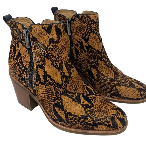 Sofft Sz M 8.5 Black Tan Dyed Cow Hair Snake Print Calf Zip Up Ankle Boots - Picture 1 of 9